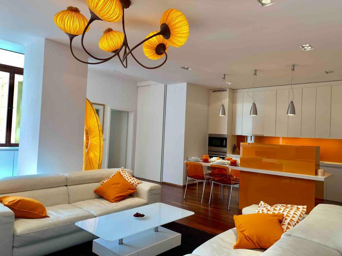 Luxury Apartment In The Center Of Прага Экстерьер фото