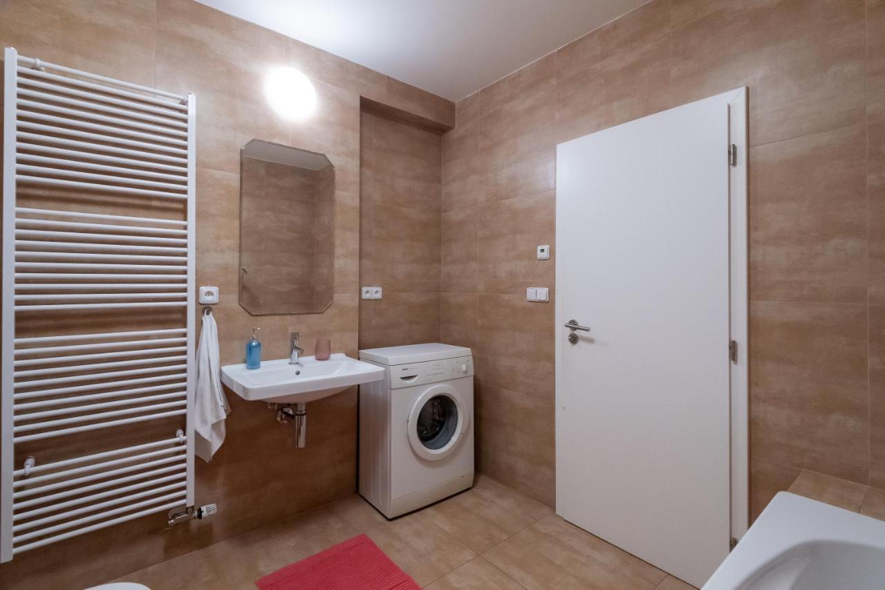 Luxury Apartment In The Center Of Прага Экстерьер фото
